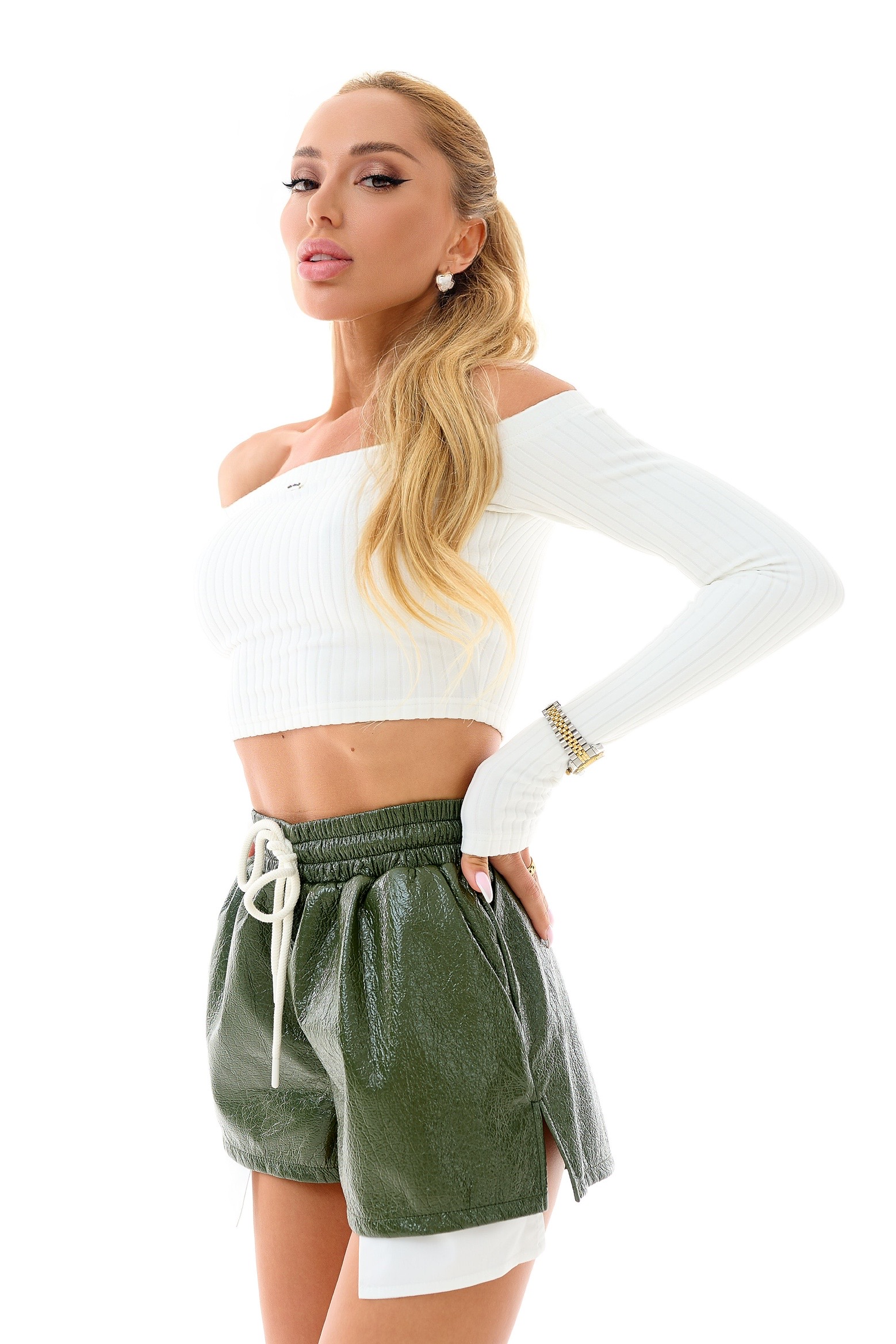 Шорты кожаные оливка SAMPLE SALE