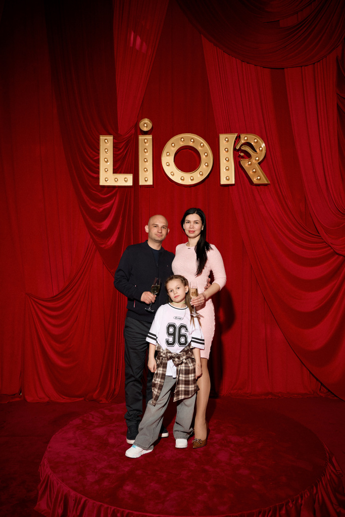 LIOR-481.jpg